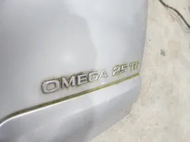 Opel Omega B2 Tylna klapa bagażnika 
