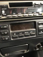 Mazda 626 Console centrale, commande chauffage/clim 