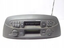 Fiat Punto (188) Konsola środkowa / Radio / GPS 