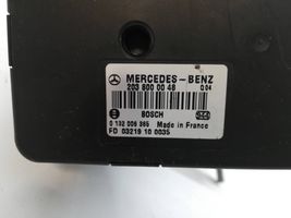 Mercedes-Benz E W211 Oven keskuslukituksen ohjausyksikön moduuli 2038000048