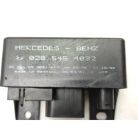 Mercedes-Benz C W203 Hehkutulpan esikuumennuksen rele 0285454032