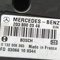 Mercedes-Benz E W211 Pompa a vuoto chiusura centralizzata 2038000048