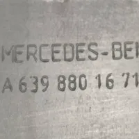 Mercedes-Benz Vito Viano W639 Coin de pare-chocs arrière A6398801671
