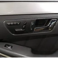 Mercedes-Benz E W212 Verkleidung Tür vorne A2125406905