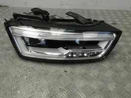 Audi Q3 8U Lampa przednia 