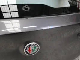 Alfa Romeo Stelvio Takaluukun/tavaratilan kansi STELVIO