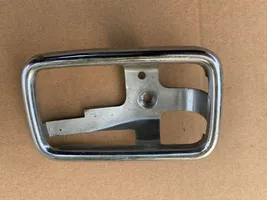 Mercedes-Benz W123 Tapa manecilla puerta trasera 1087550611