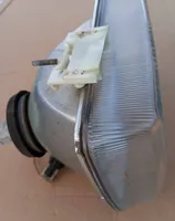 Volkswagen PASSAT B2 Lampa przednia 302124502