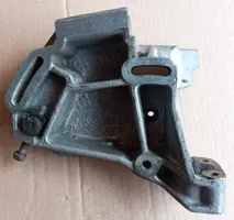 Mercedes-Benz W123 Support de pompe de direction assistée 6172360230