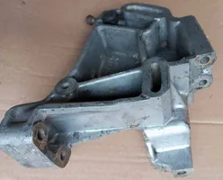 Mercedes-Benz W123 Support de pompe de direction assistée 6172360230