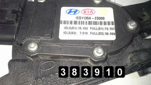 Hyundai ix35 Pedale dell’acceleratore 327272s000