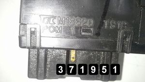 Honda CR-V Autres commutateurs / boutons / leviers M18620TS19
