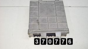 Volkswagen Bora Calculateur moteur ECU 1600b 8d0907558 026120450