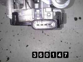 Ford Focus C-MAX Takalasinpyyhkimen moottori # 0390241724