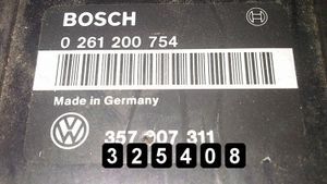 Volkswagen PASSAT B3 Variklio valdymo blokas 0261200754