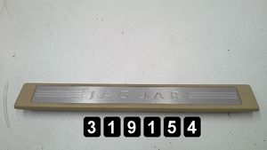 Jaguar XF Muu kynnyksen/pilarin verhoiluelementti 8X23-13201-AF