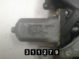 Toyota Yaris Alzacristalli della portiera anteriore con motorino 857010F010