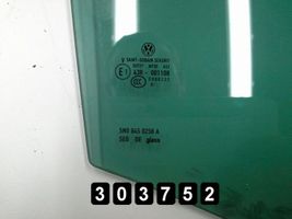 Volkswagen Tiguan Vetro del finestrino della portiera anteriore - quattro porte 43R-001108