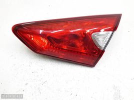 Nissan Pulsar Luci posteriori del portellone del bagagliaio 18066