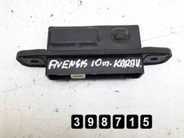 Toyota Avensis T270 Schalter Heckklappe Kofferraumdeckel PM5V43