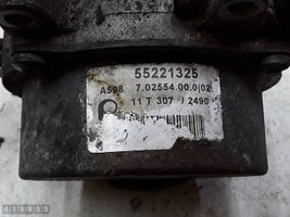 Opel Combo D Pompe à vide 55221325