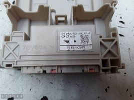 Citroen C1 Ramka / Moduł bezpieczników 827300H030A