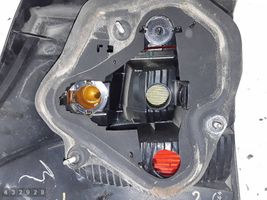 Toyota Corolla E120 E130 Lampa tylna E111B02