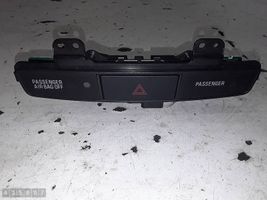 Mitsubishi Lancer VIII Botón interruptor de luz de peligro 