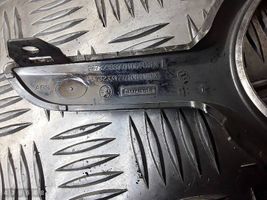 Peugeot 208 Grille antibrouillard avant 9673233377