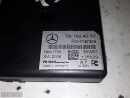Mercedes-Benz B W245 Prise interface port USB auxiliaire, adaptateur iPod B67824252