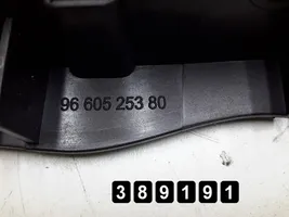 Peugeot 308 Lastausoven sisäkahva 9660525380