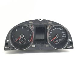 Volkswagen PASSAT B6 Speedometer (instrument cluster) 3C0920872G