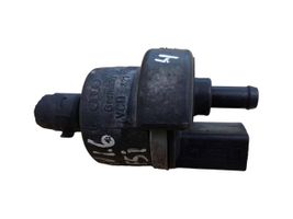 Volkswagen Touran I Valve vacuum 058133459