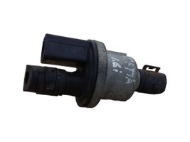 Volkswagen Touran I Valve vacuum 058133517B