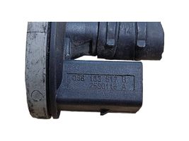 Volkswagen Touran I Valve vacuum 058133517B