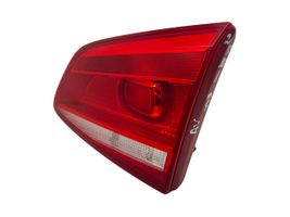 Volkswagen PASSAT B7 Lampy tylnej klapy bagażnika 3AF945094K