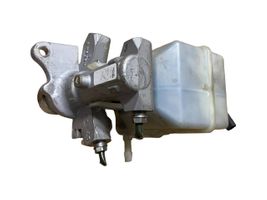 Land Rover Discovery 3 - LR3 Główny cylinder hamulca 74471269C