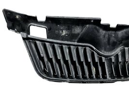 Skoda Praktik (5J8) Grille calandre supérieure de pare-chocs avant 5L0010722P