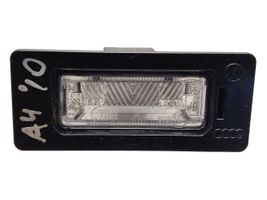 Audi A4 Allroad Lampa oświetlenia tylnej tablicy rejestracyjnej 8T0943021