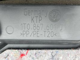 Volkswagen Touran II Garniture de hayon 1T0867601J