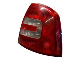 Skoda Octavia Mk2 (1Z) Lampa tylna 1Z5945112A