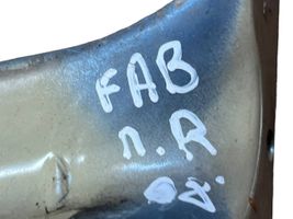 Skoda Fabia Mk1 (6Y) Uchwyt / Mocowanie błotnika przedniego 5J0821142