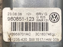 Volkswagen PASSAT B6 Priekinis varikliukas langų pakėlėjo 1K0959793N