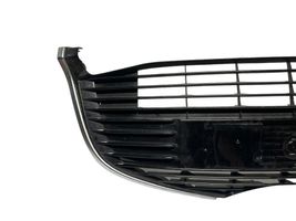 Toyota Yaris Grille calandre supérieure de pare-chocs avant 531020D030