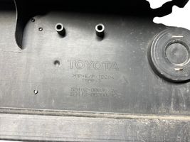 Toyota Yaris Grille calandre supérieure de pare-chocs avant 531020D030