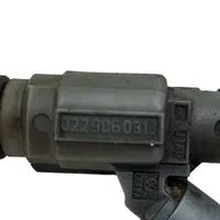 Volkswagen Touareg I Fuel injector 022906031J