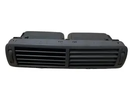 Volkswagen PASSAT B5 Centrālais gaisa ventilācijas režģis 3B0819728D