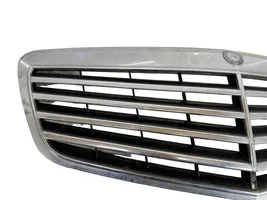 Mercedes-Benz S W221 Grille calandre supérieure de pare-chocs avant A2218800683