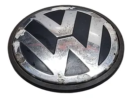 Volkswagen Touareg I Mostrina con logo/emblema della casa automobilistica 7L6601149