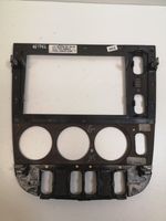 Mercedes-Benz ML W163 Panelės apdailos skydas (centrinis) A1636808136